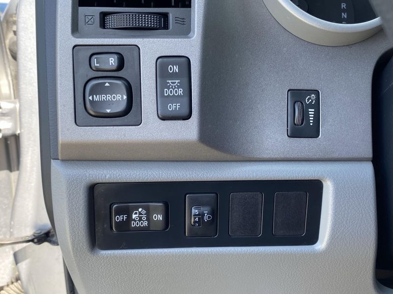 Used 2012 Toyota Tundra 2WD Truck GradeImage 23