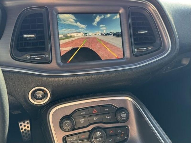 Used 2016 Dodge Challenger R/TImage 15