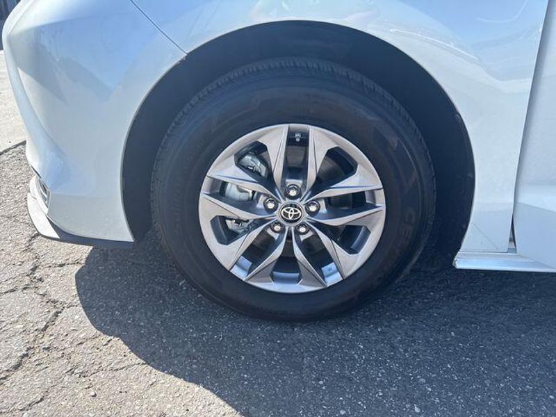 Used 2023 Toyota Sienna XLEImage 20