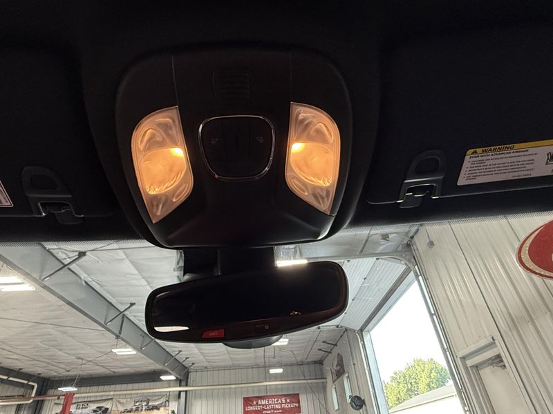 Used 2025 Jeep Compass LimitedImage 20