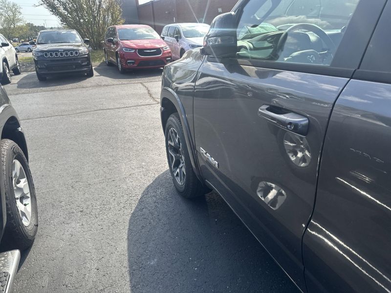 New 2025 RAM 1500 LaramieImage 14