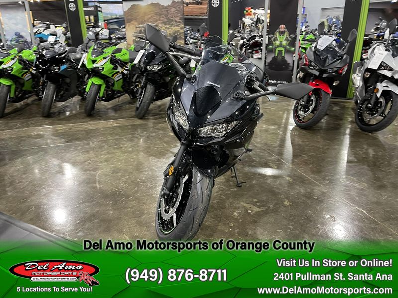 2025 Kawasaki NINJA 650 Image 2