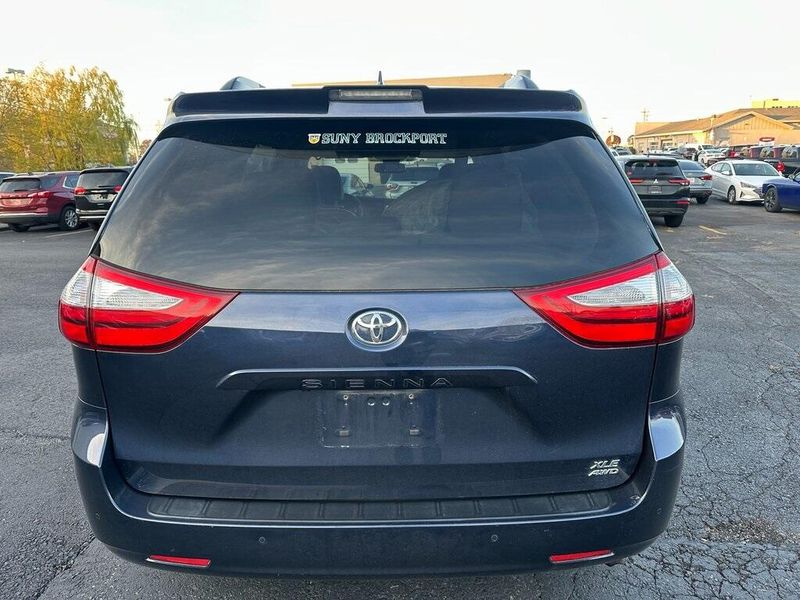 2019 Toyota Sienna XLE PremiumImage 15