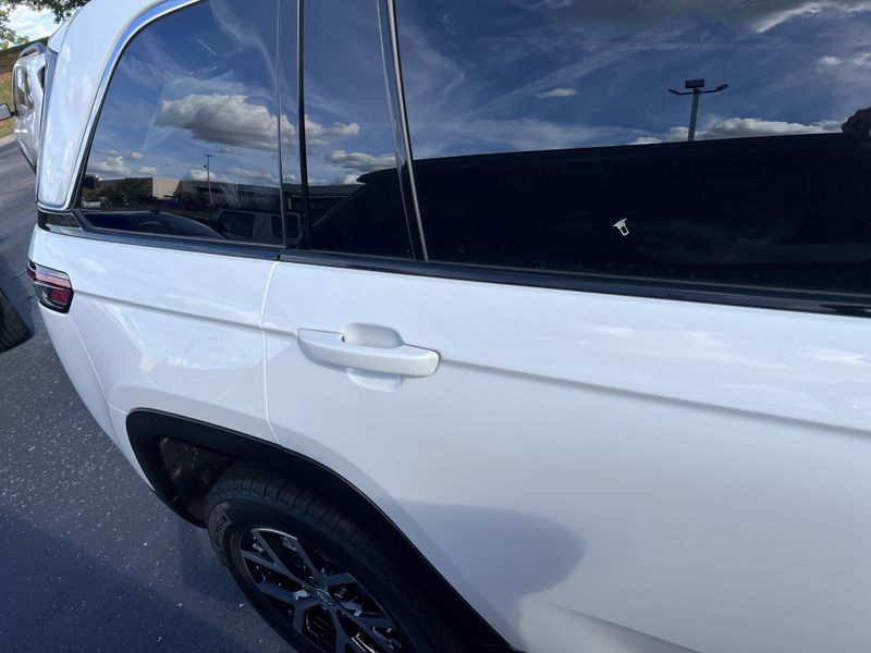 New 2025 Jeep Grand Cherokee Limited 4x4Image 6