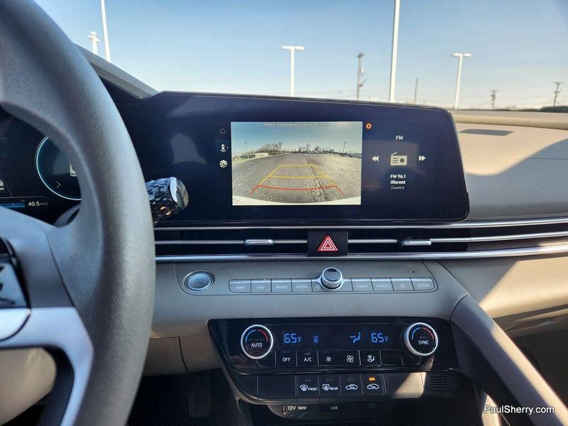 2024 Hyundai Elantra SELImage 37