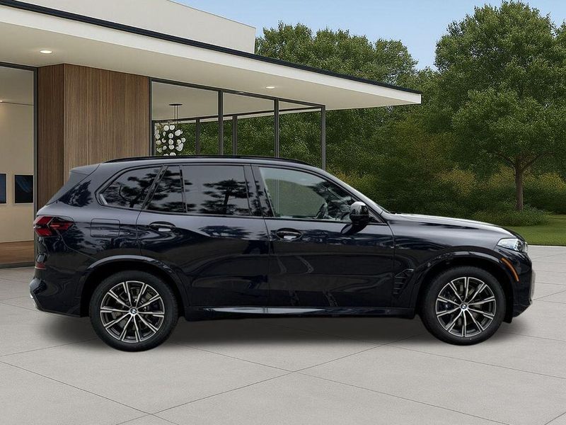 New 2026 BMW X5 M60iImage 5