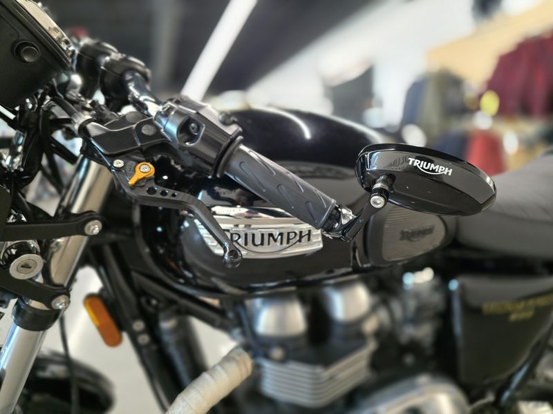 2015 Triumph THRUXTON 900 