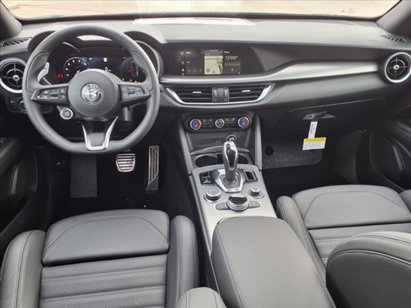 2025 Alfa Romeo Stelvio AwdImage 12