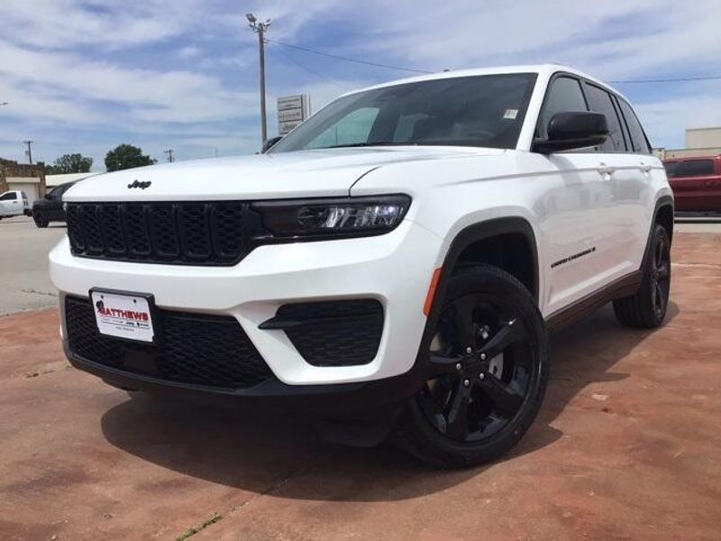 New 2025 Jeep Grand Cherokee Altitude X 4x2Image 21