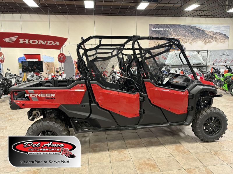 New 2025 Honda PIONEER 1000-6 DLX CREW Image 1