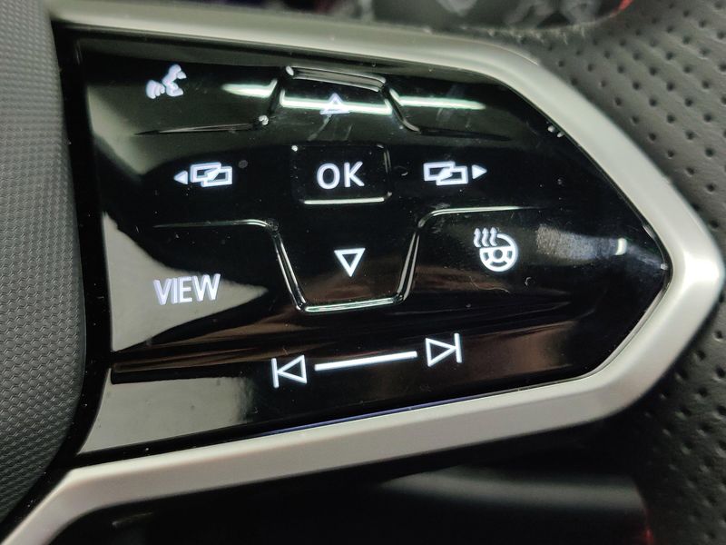 2024 Volkswagen Golf GTI SE w/Sunroof/Leather PkgImage 22