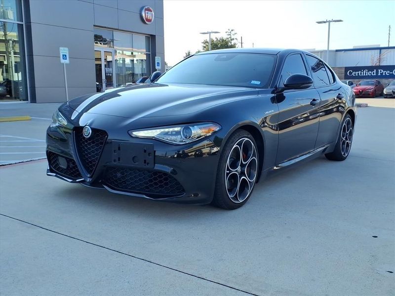 Used 2022 Alfa Romeo Giulia VeloceImage 2