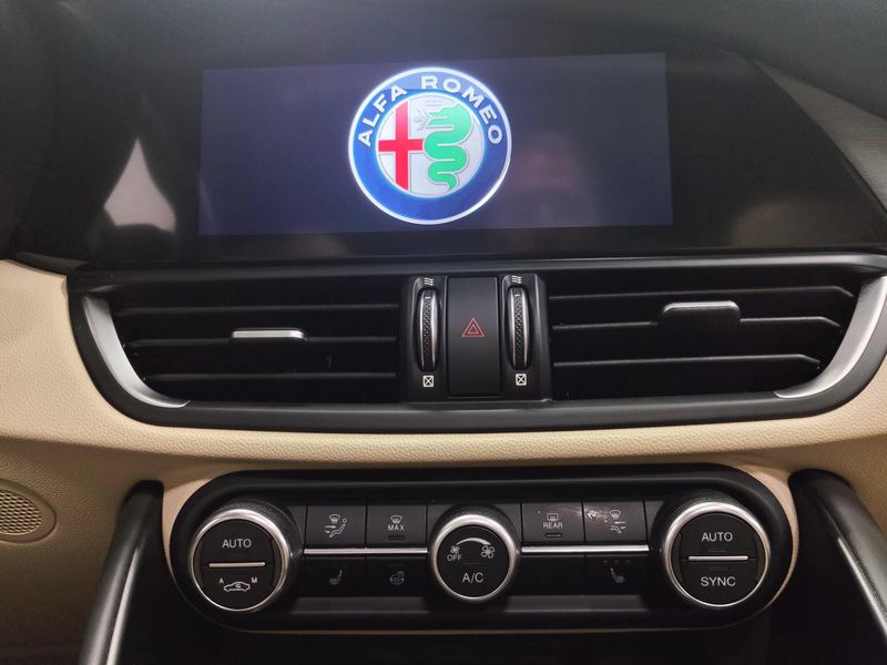Used 2023 Alfa Romeo Giulia Lusso AWD w/Activ AsstImage 21