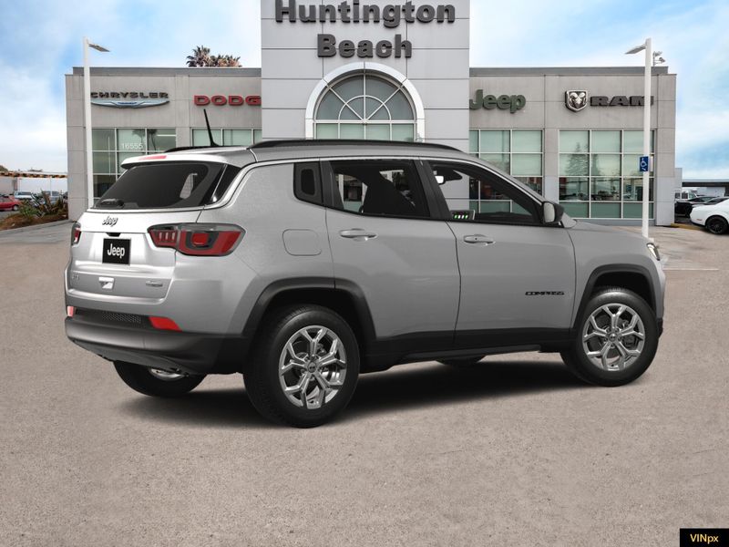 2025 Jeep Compass Latitude 4x4Image 8