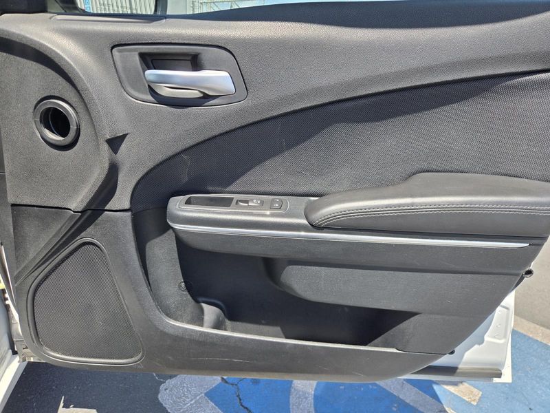 Used 2018 Dodge Charger SXT RWD