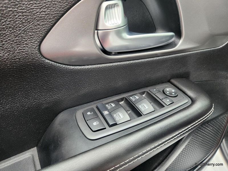 New 2026 Chrysler Voyager Lx