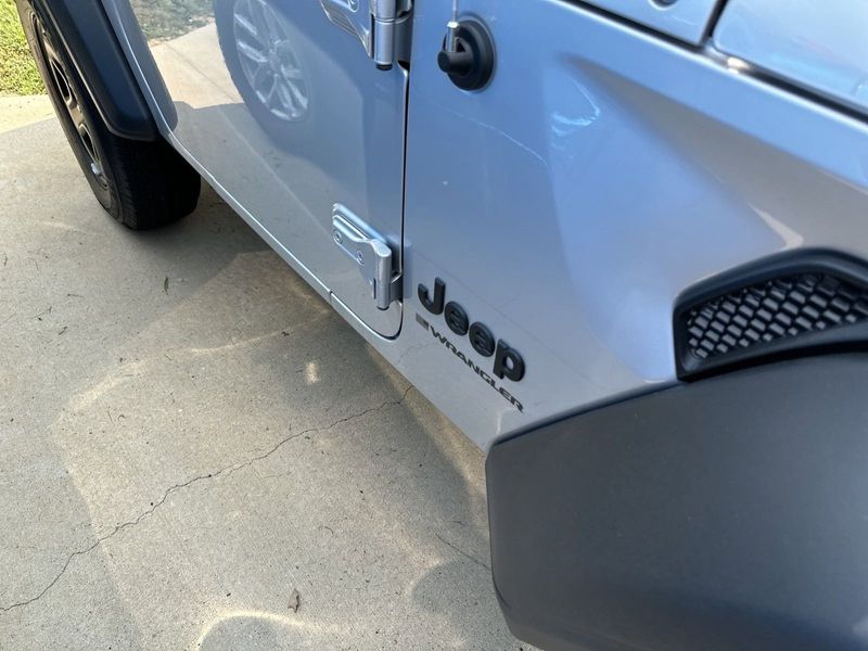 2023 Jeep Wrangler 2-door Sport 4x4Image 4