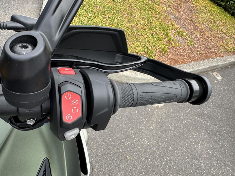 2025 Triumph Tiger 1200 Rally Explorer - MATTE KHAKI