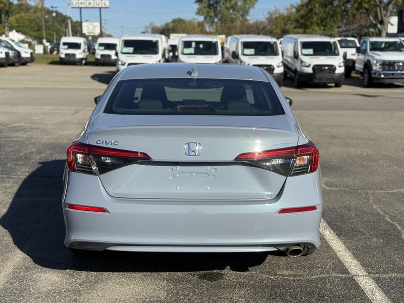 2024 Honda Civic Sport photo 3