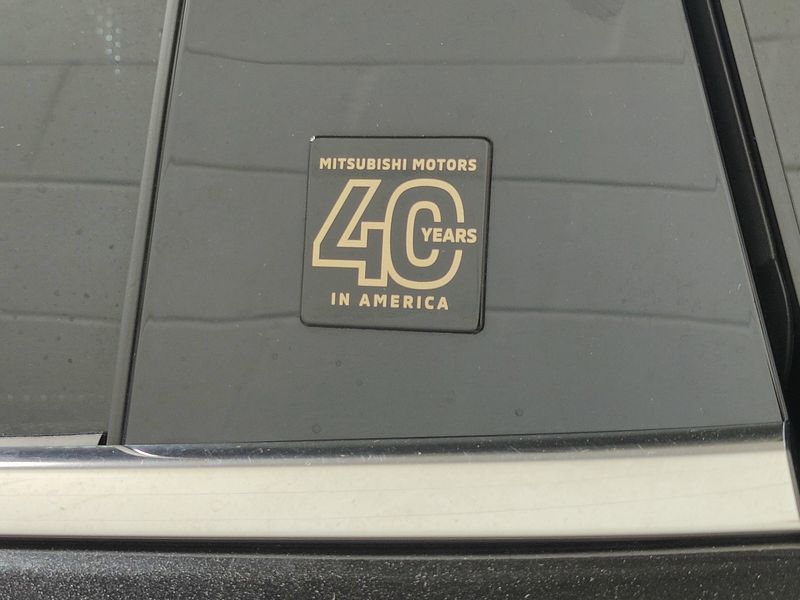 Used 2023 Mitsubishi Outlander PHEV SEL AWD 40th Anniv w/Sunroof/NavImage 5