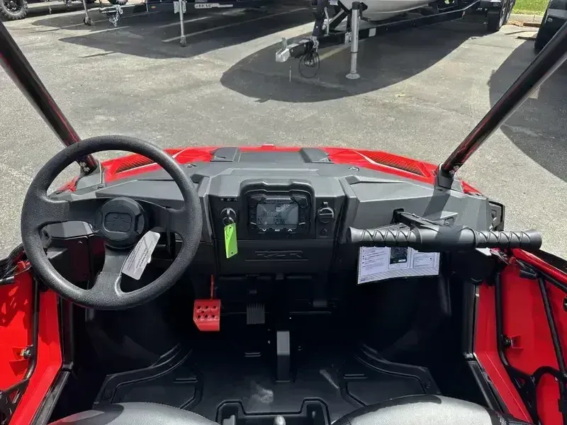 2025 Polaris RZR 200 EFI INDY RED Image 7
