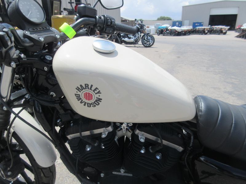 USED 2022 HARLEY SPORTSTER IRON 883 Image 11