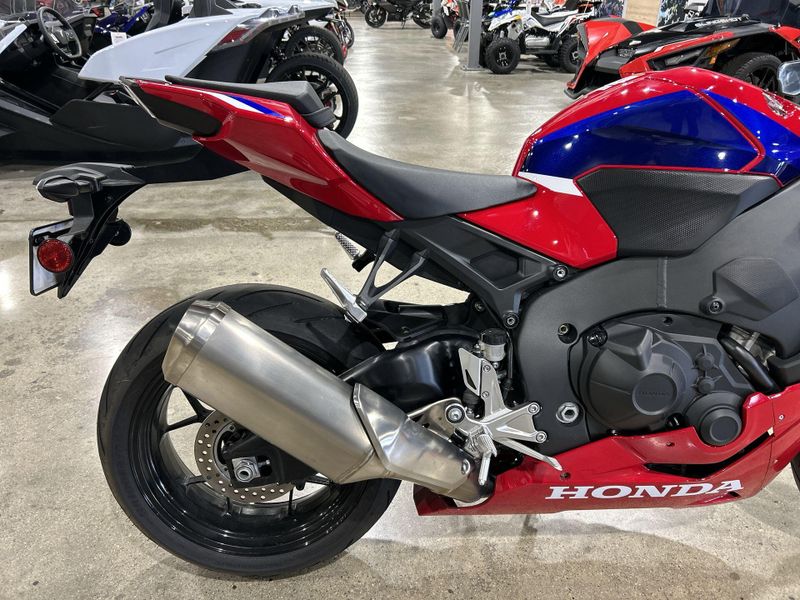 2024 Honda CBR1000RR  in a RED exterior color. Del Amo Motorsports of Redondo Beach (424) 390-7811 delamomotorsports.com 