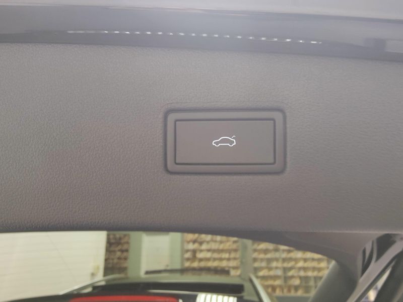 Used 2024 Volkswagen Tiguan Wolfsburg Edt AWD w/SunroofImage 13