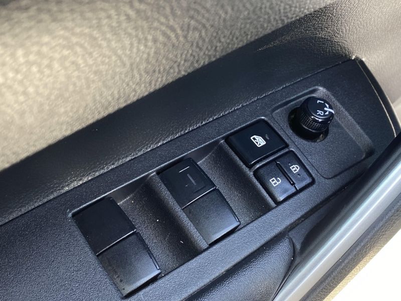 2023 Toyota Corolla Cross Hybrid SEImage 21