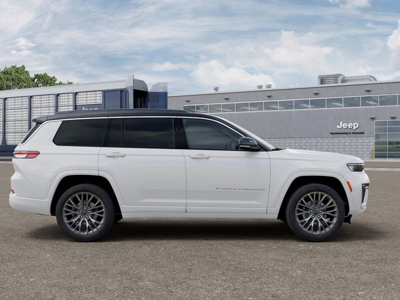 New 2027 Jeep Grand Cherokee L Summit 4x4Image 12