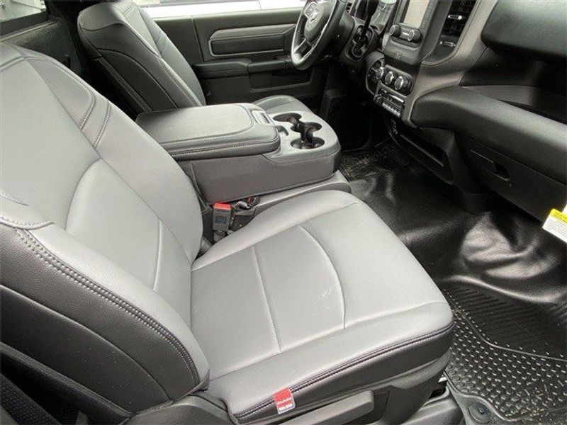 2023 RAM 1500 Big Horn Crew Cab 4x4 5