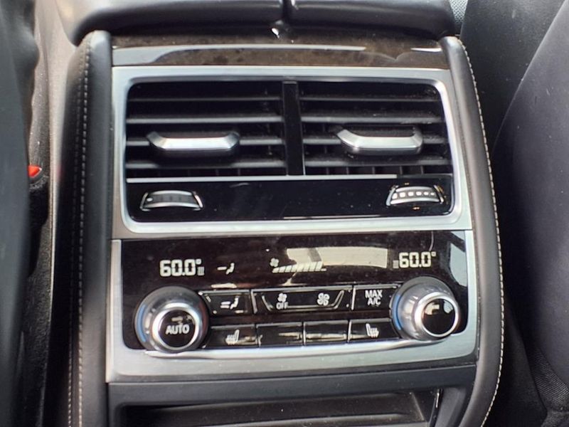 2016 BMW 7 Series 750iImage 7