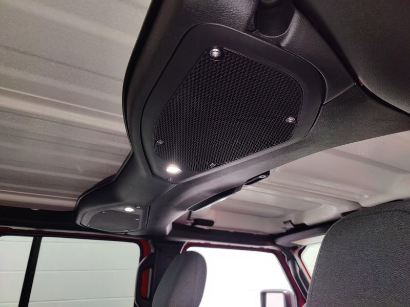 Used 2025 Jeep Wrangler 4xE Sahara 4WDImage 13