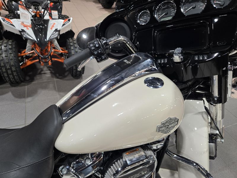 USED 2022 HARLEY STREET GLIDE SPECIAL Image 10