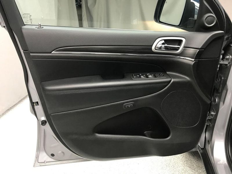 Used 2021 Jeep Grand Cherokee LimitedImage 3