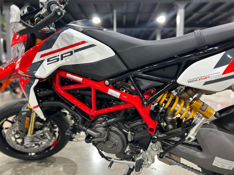 New 2025 Ducati HYPERMOTARD 950 SP Image 27