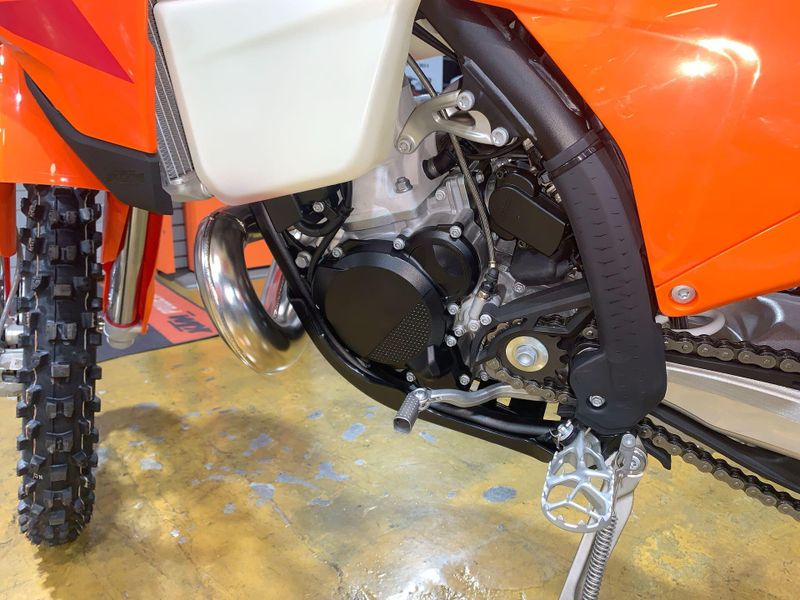 2025 KTM 300 XC Image 20