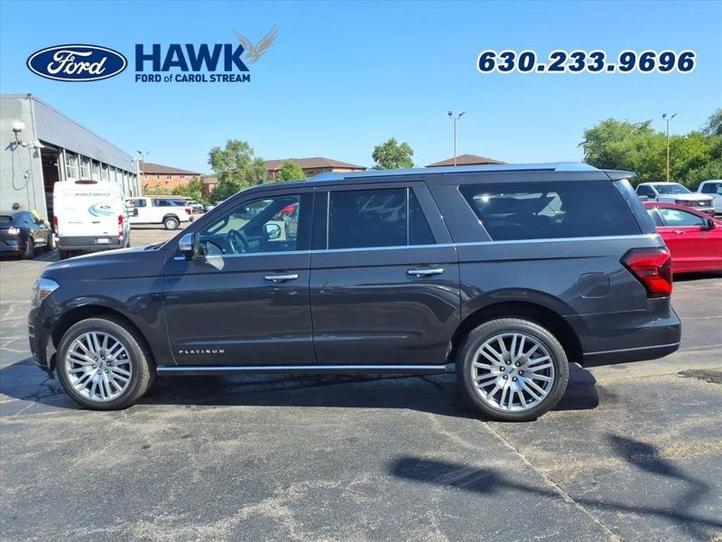 2022 Ford Expedition MAX Platinum photo 3
