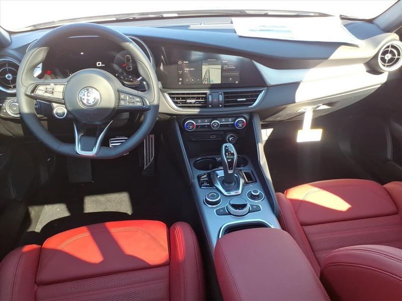 New 2025 Alfa Romeo Giulia VeloceImage 13