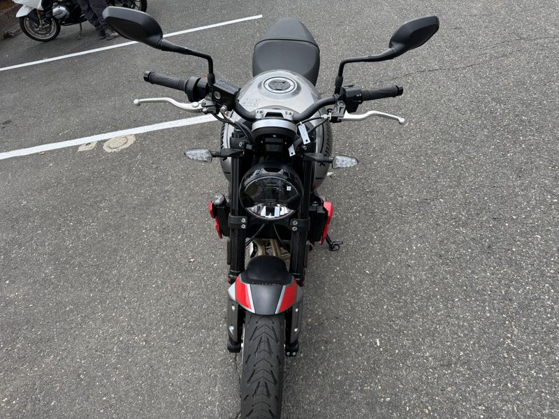 2024 Triumph Trident 660 Silver Ice 