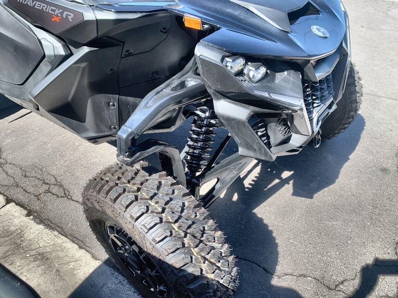 New 2025 Can-Am MAVERICK R X 999T DCT Image 16