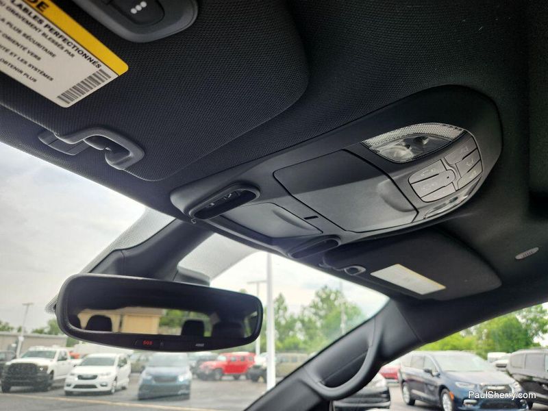 New 2025 Chrysler Pacifica LimitedImage 43