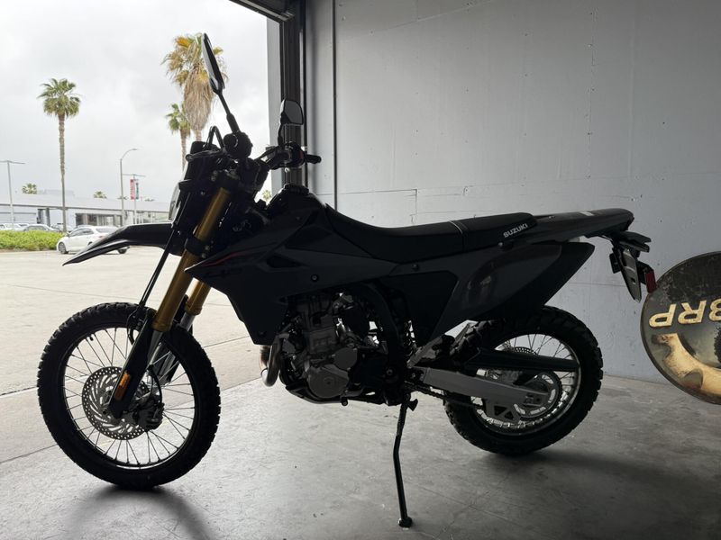 2025 Suzuki DR-Z4S Image 8