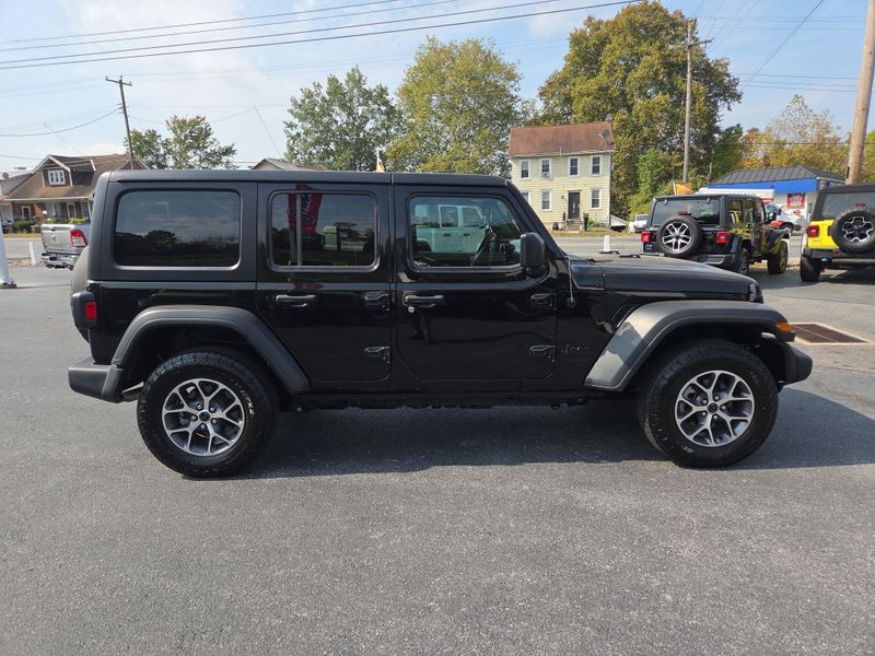 2022 Jeep Wrangler Unlimited Sport S photo 2