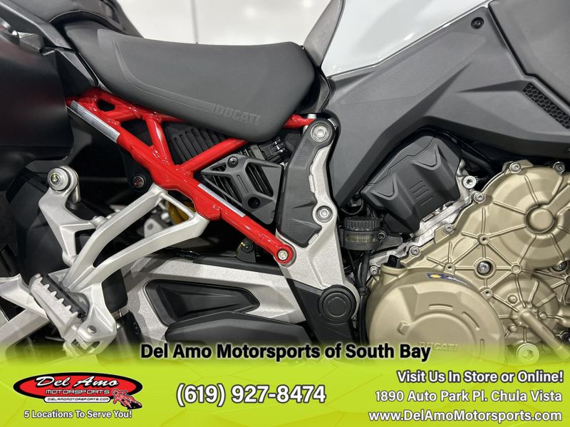 2024 Ducati MULTISTRADA V4 S TRAVEL & RADAR SPOKED WHEELSImage 21