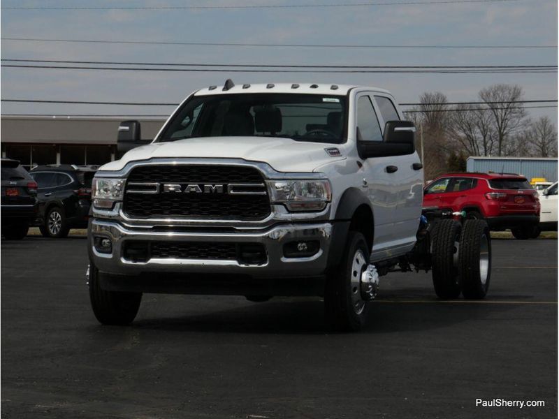 2024 RAM 5500 Tradesman Chassis Crew Cab 4x4 84