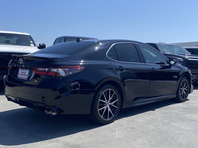 Used 2024 Toyota Camry SEImage 3