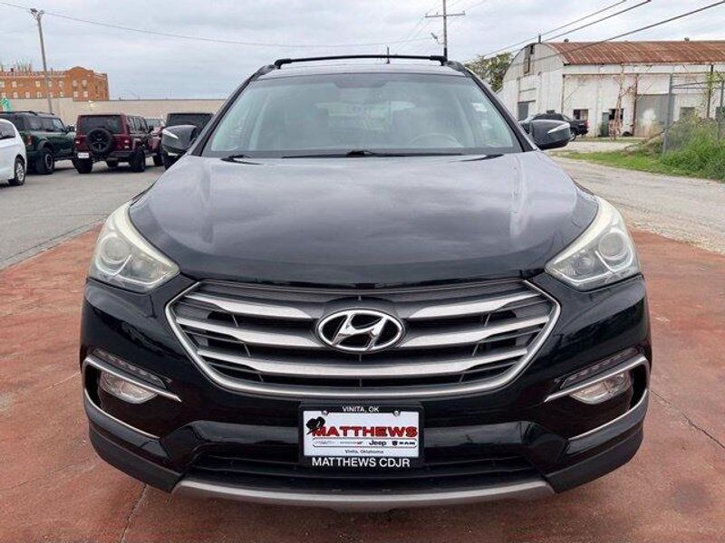 Used 2017 Hyundai Santa Fe Sport 2.4 BaseImage 2