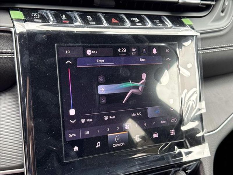New 2026 Jeep Grand Cherokee L Laredo 4x2