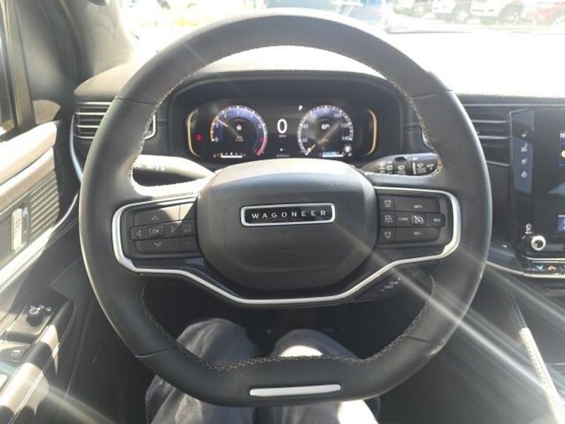 2022 Jeep Wagoneer Series I photo 16